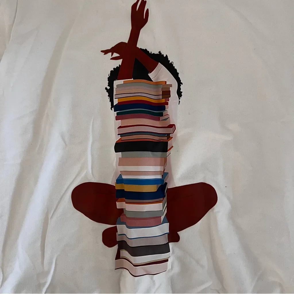 Book Reader Girl Pullover Sweatshirt White Size M - Image 7