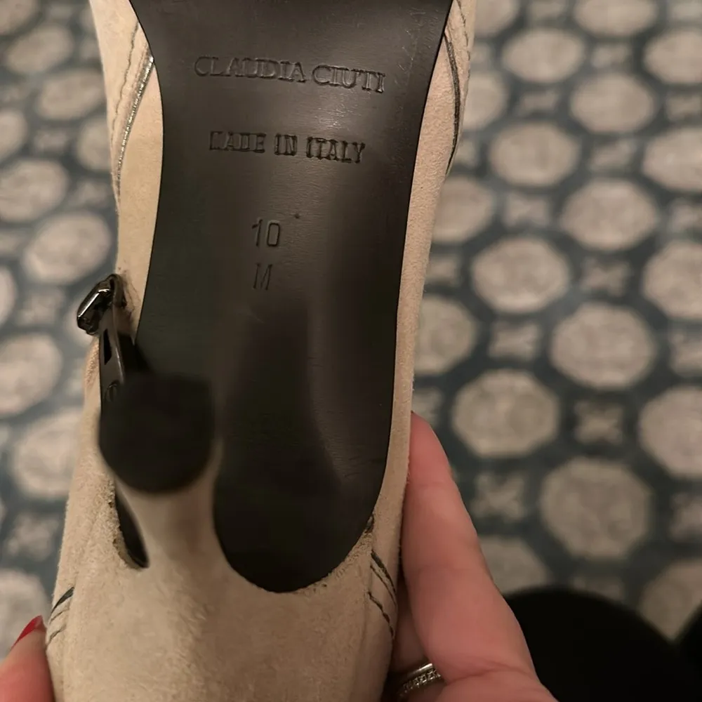 Claudia Ciuti ivory suede boots size 10 HOT Tan - Image 9