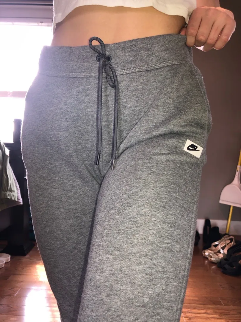 Nike Joggers / Sweatpants - Image 2