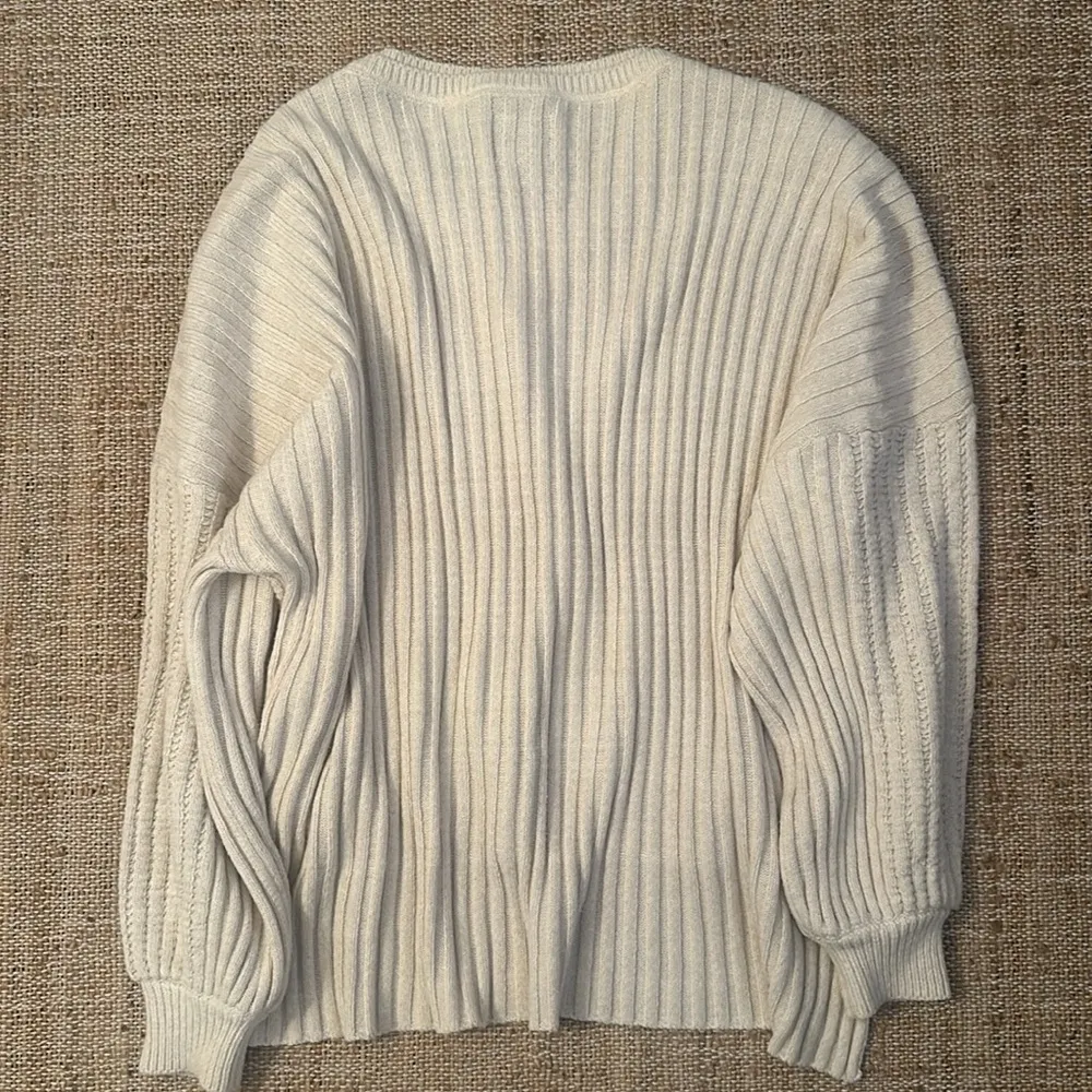BDG urban outfitters cream textured pull over top / crewneck sweater Sz small - Image 6