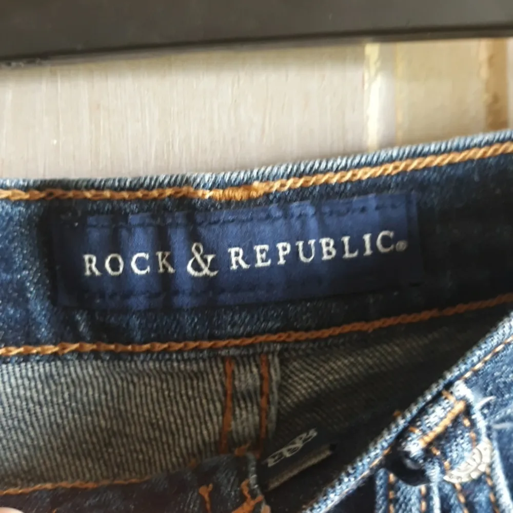 Rock & Republic Bumpershoot distressed frayed hem jean shorts - Image 3