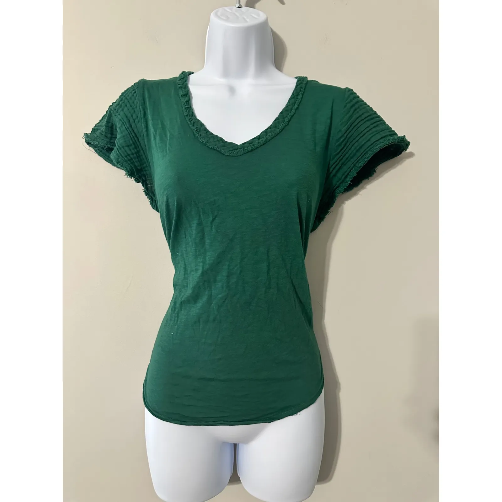 Michael Stars Los Angeles Green V Neck Textured Sleeve T Shirt Top Womens Size M - Image 2