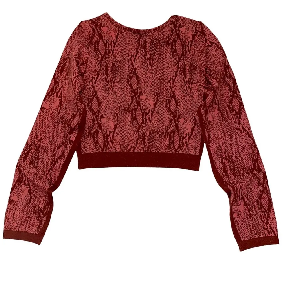 Fabletics Kamila Seamless Long Sleeve Snake Print Cherry Crop Top L NEW w/Tag - Image 3