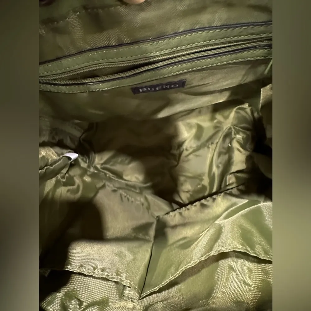 GUC BUENO MINI GREEN BACK PACK MISSING BACK STAPS. - Image 5