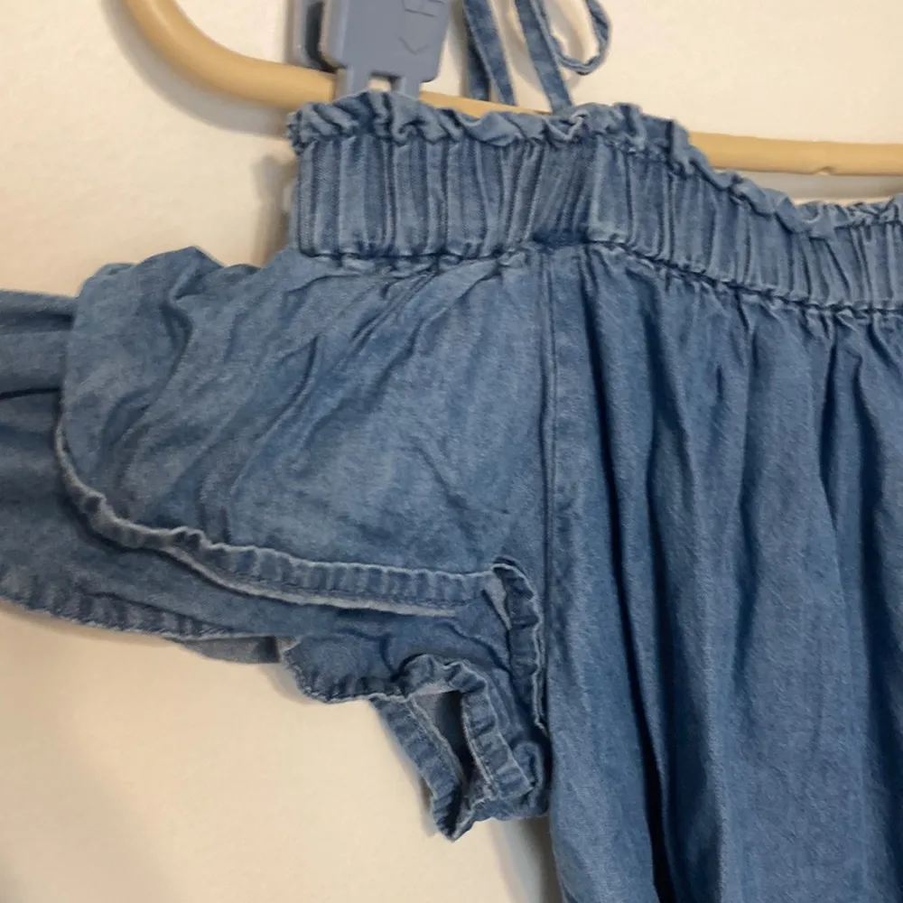 Anne Taylor Loft Petites Chambray Off Shoulder Top Women’s Size M/P - Image 4