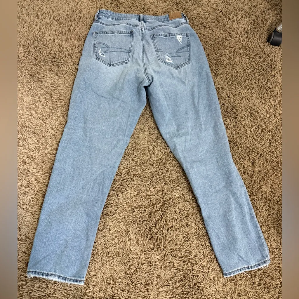 American Eagle Ripped mom jeans - Image 4