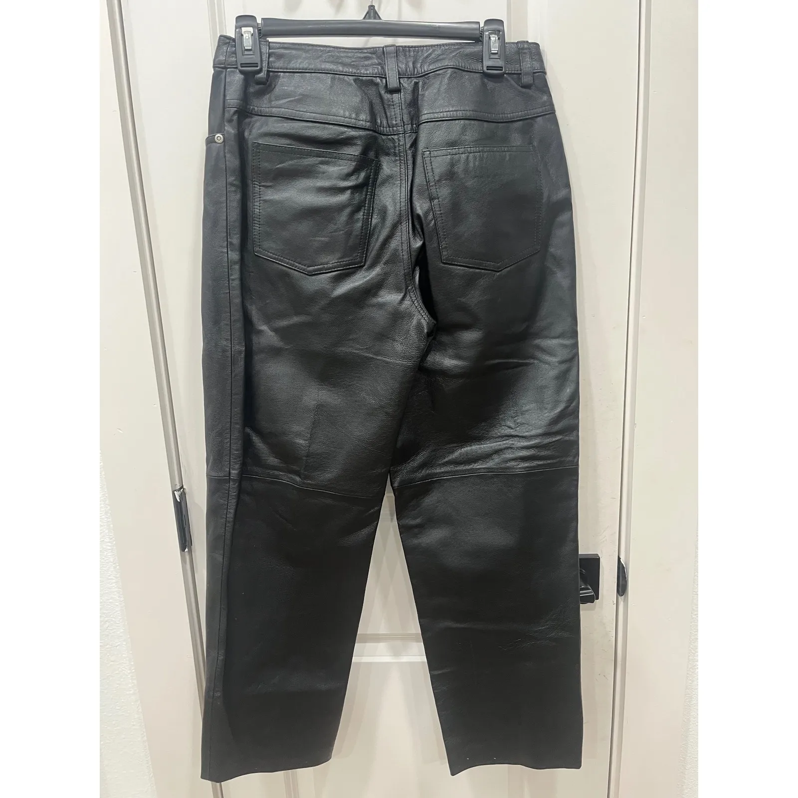 Jeanology Collection Newport News Black Leather Pants Size 10P - Image 11
