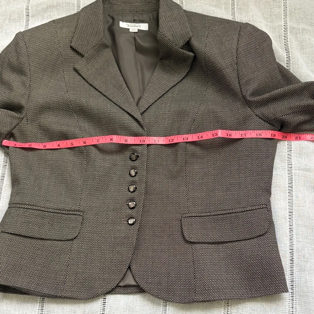 Dress Barn Travis Ayer’s Boxy Cropped Blazer - Image 10