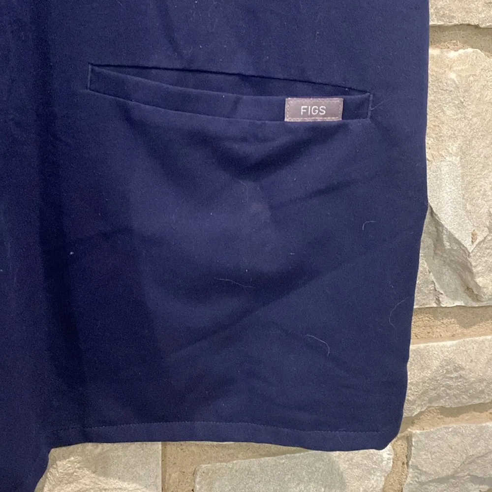 FIGS Dark Blue Short Sleeve V Neck Hip Pocket Medical Scrub Top XL - Image 3