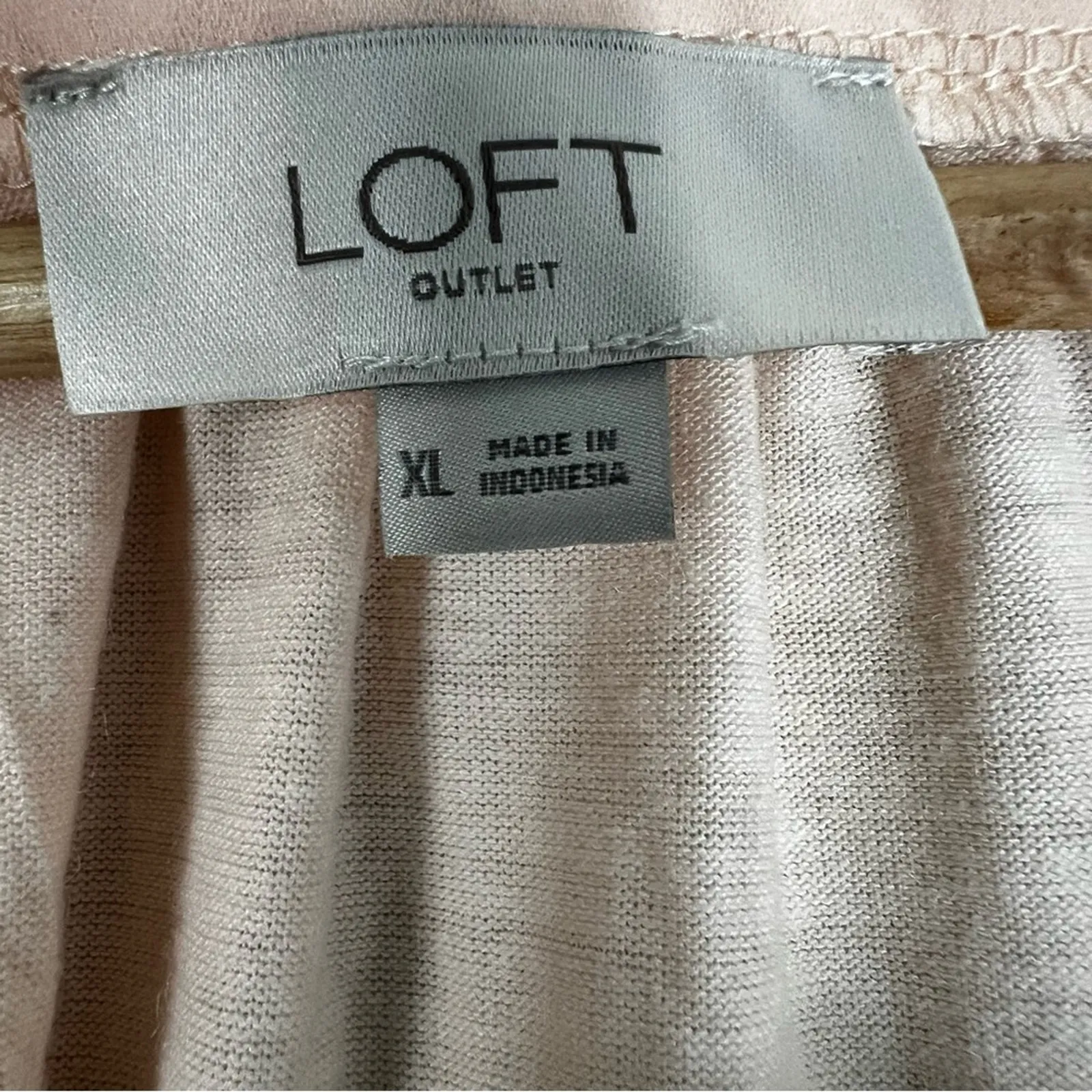 Loft Blouse Womens XL Soft Pastel Pink V-Neck Lightweight Semi Sheer Coastal - Image 4