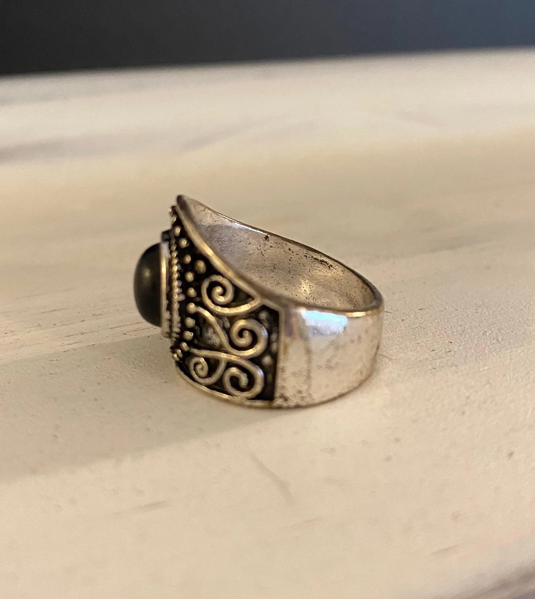 Black Oval Ring - Image 2