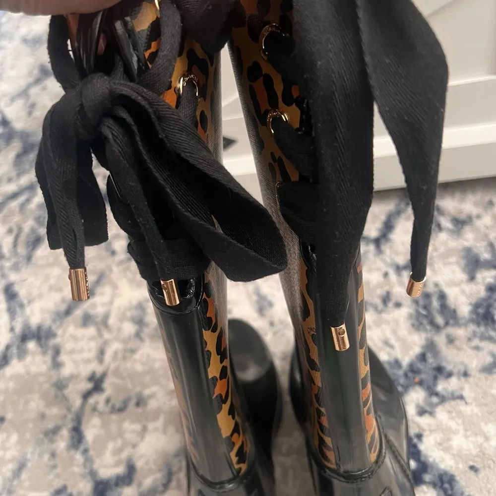 Coach Like new  Leopard winter boots - Image 5