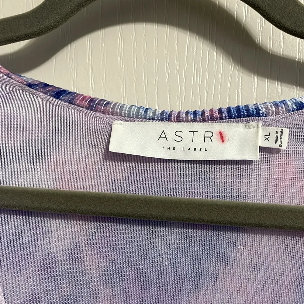 NWT ASTR the Label Surplice Plisse Long Sleeve Blouse - Image 4