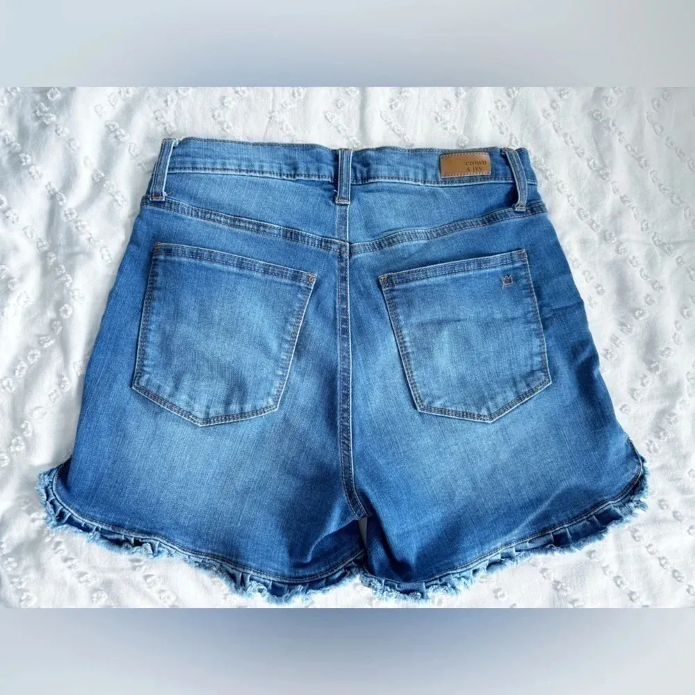 Crown & Ivy Raw Hem Ruffle Stretch Jean Denim Shorts Size 4 High Waist Dark Wash - Image 5
