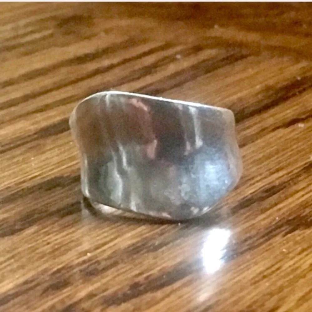 Modern Sterling Silver Wave Cigar Band Ring Size 7 - Image 2