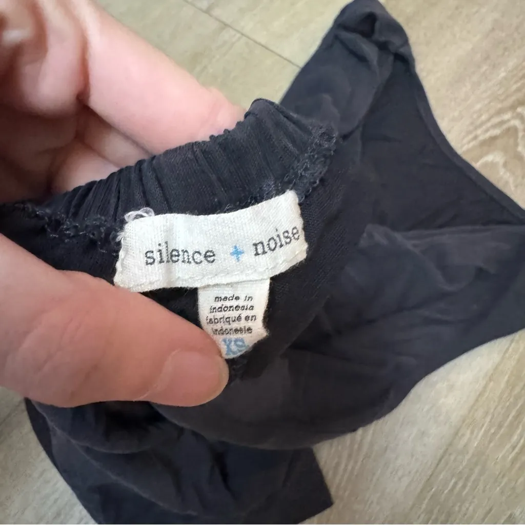 Silence and Noise Urban Outfitters Gray Sleeveless Twist Back Romper - Image 7