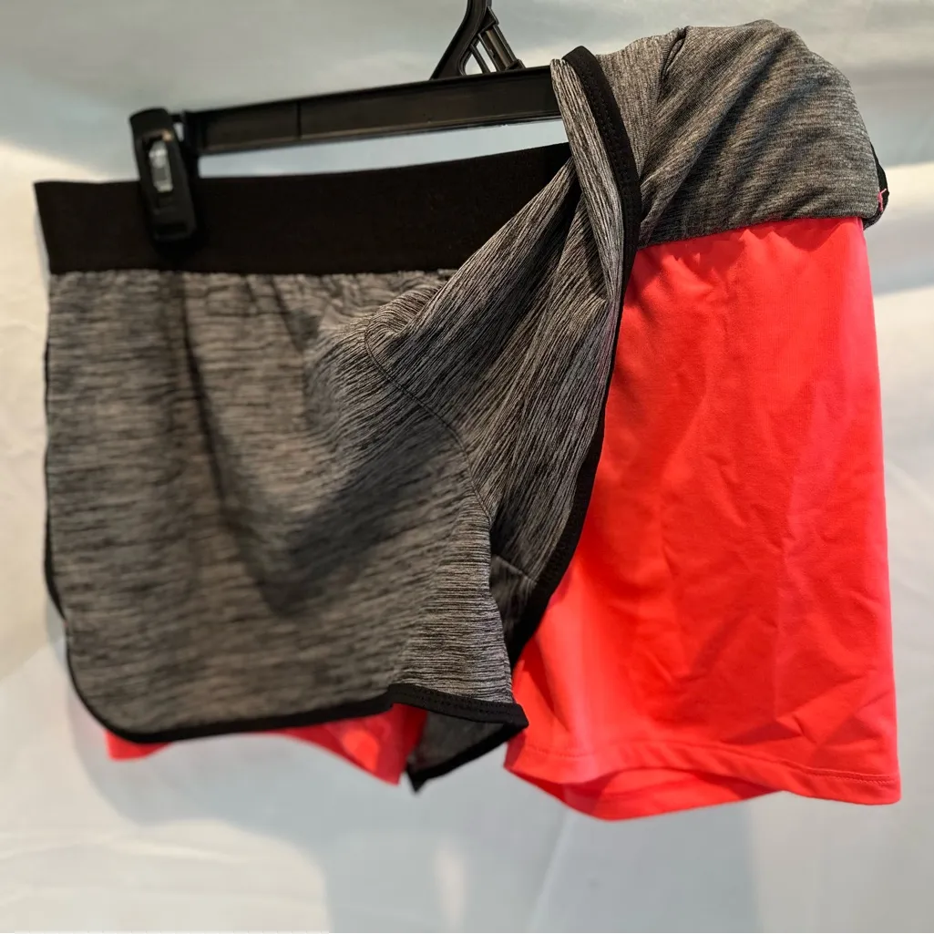 Layer 8 Black and Gray Performance Shorts Size M - Image 3