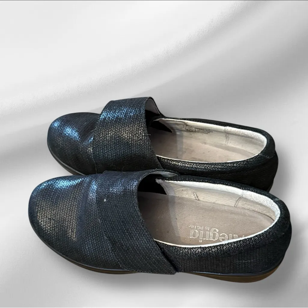 Alegria‎ Black Flats With Velcro Closure - Image 3