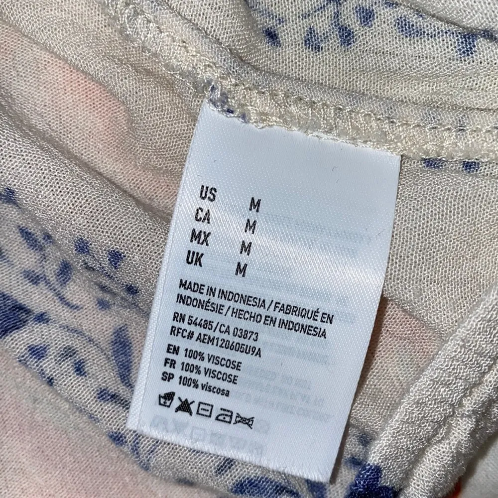 American Eagle medium crop top tie front blouse - Image 7