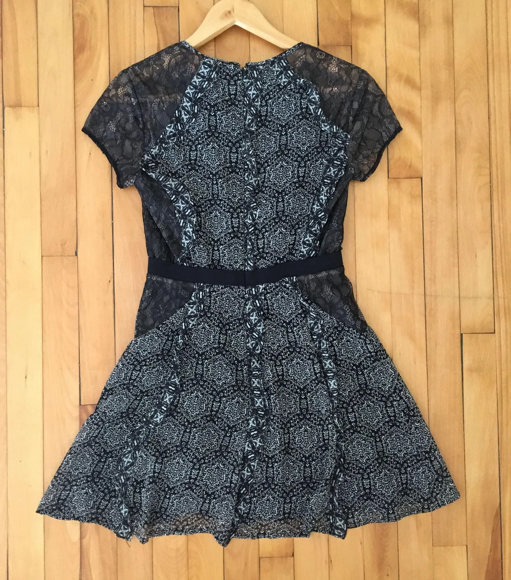 BCBGMaxAzria Stephanie Lace Printed Dress Size 0 - Image 3