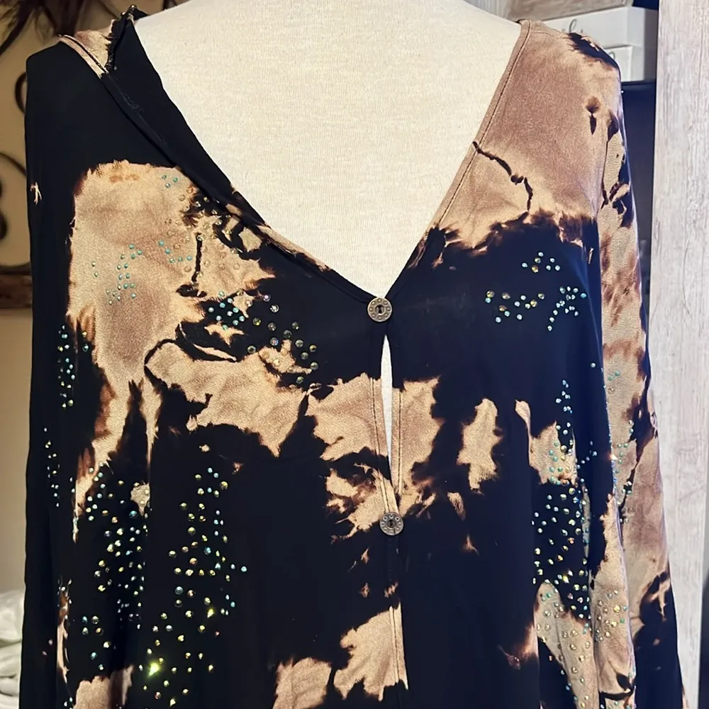 Vocal trim tunic, hooded button down blouse, oversize women’s size small - Image 2