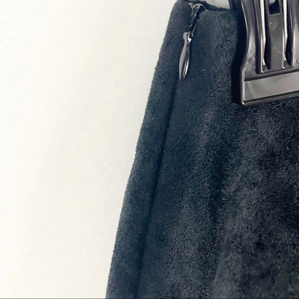 NASTY GAL Black Velour Embroidered Side Zipper High Rise Shorts, Size 4 - Image 5