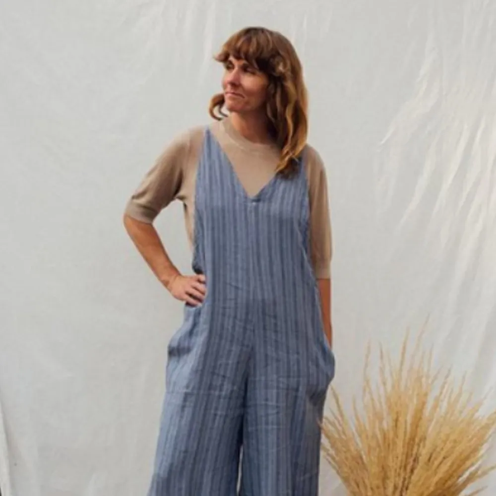 💕FRESH LAUNDRY💕 100% Linen Cropped Wide Leg Jumpsuit Blue Large *Flawed* NWOT - Image 13