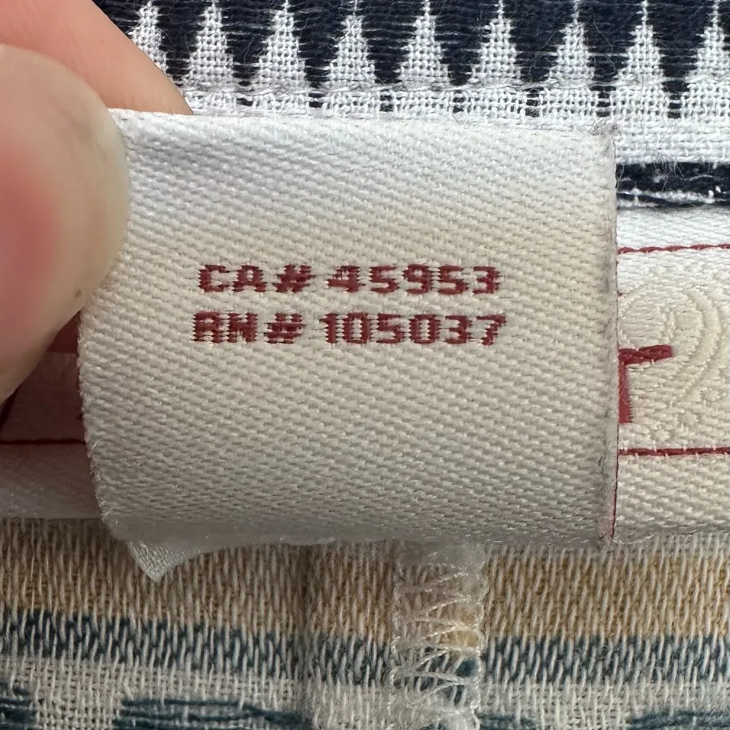 ARIAT WOMEN'S BUTTON UP Aztec SUNNY SHIRT - Image 5