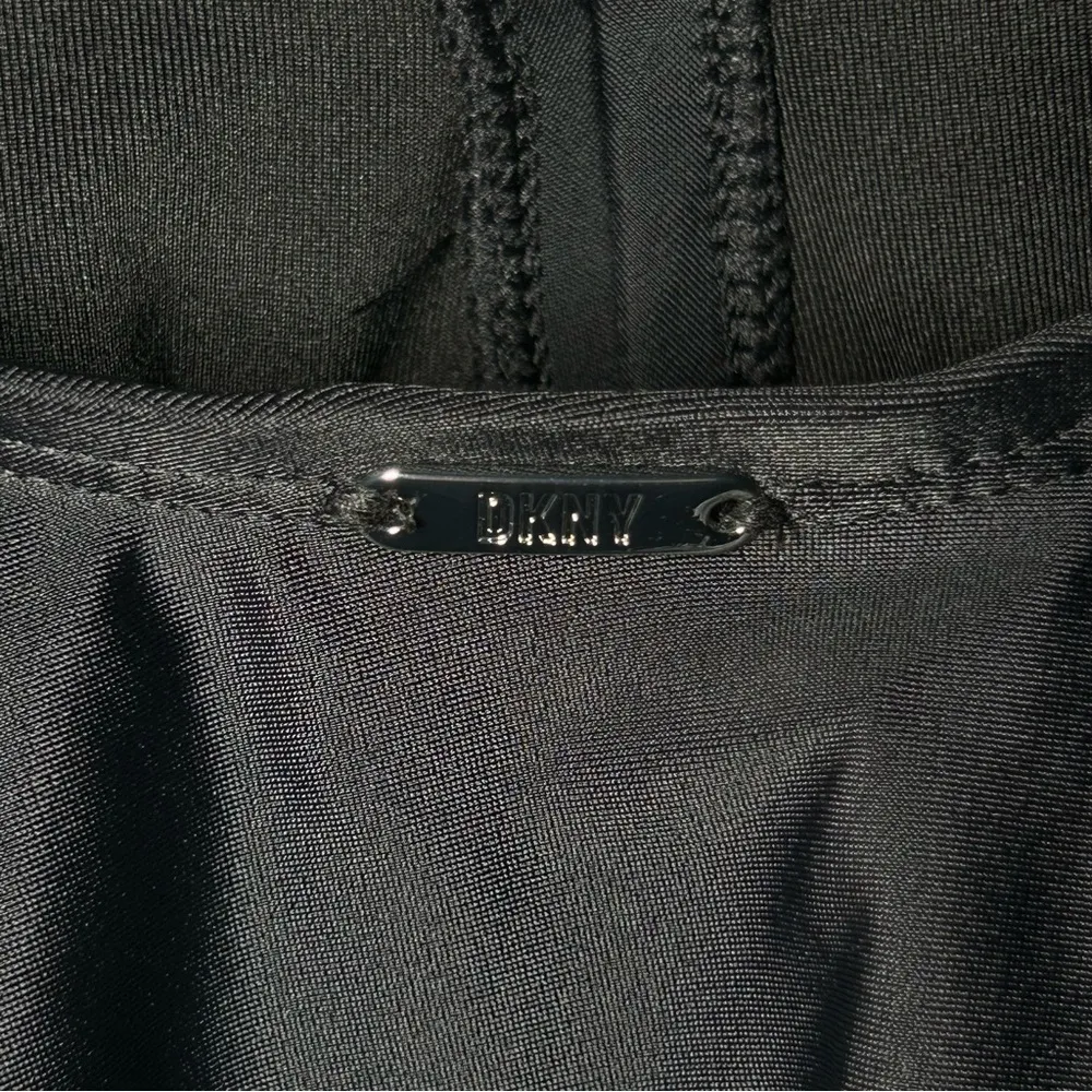 NEW DKNY black ruffle plunge neck tankini swim top women’s size large - Image 7