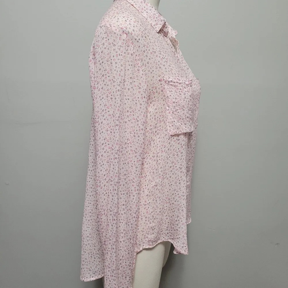 Anthro Cloth & Stone Tavira pink ditsy floral button down size small - Image 3