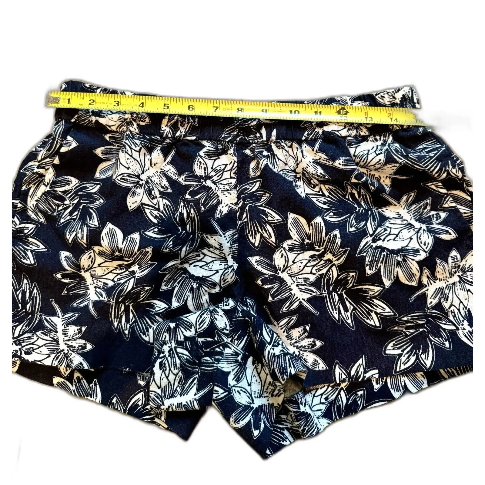 J.Crew Women's Sz 8 Black/White Floral Short Boardwalk Linen Cotton - Image 6