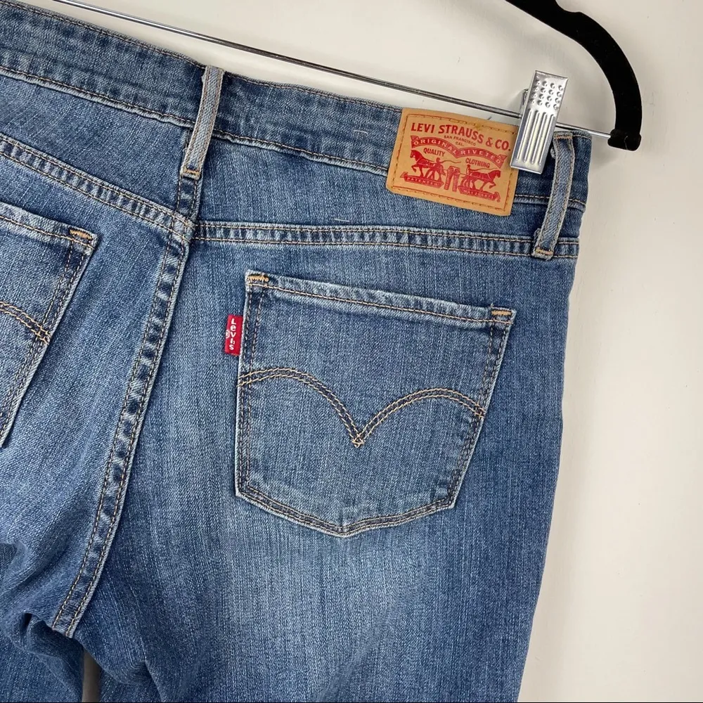 Levi’s 711 Skinny Medium Dark Wash - Image 3