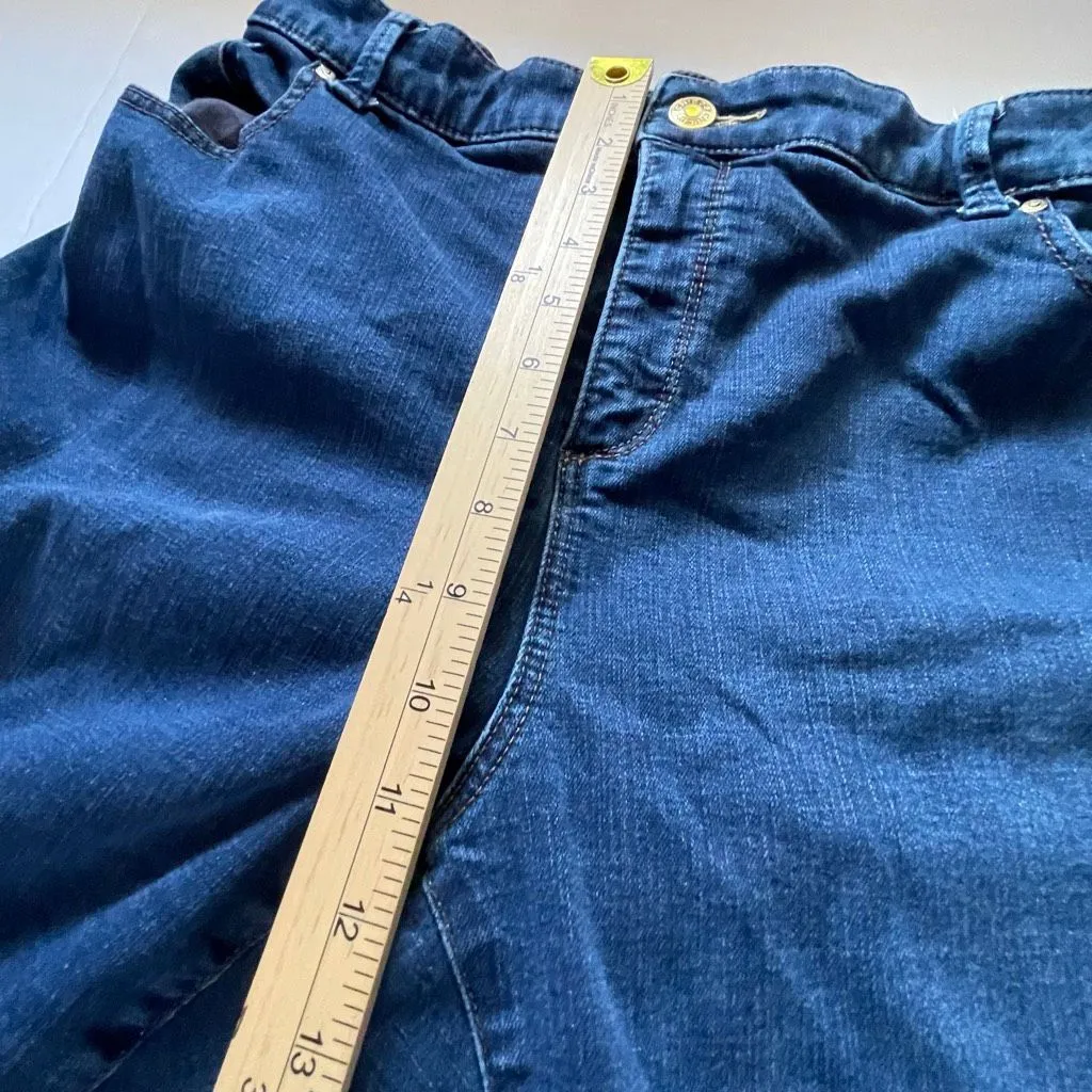 Chico’s size 18 (3.5) short ankle elastic back slimming panel jeans. - Image 2