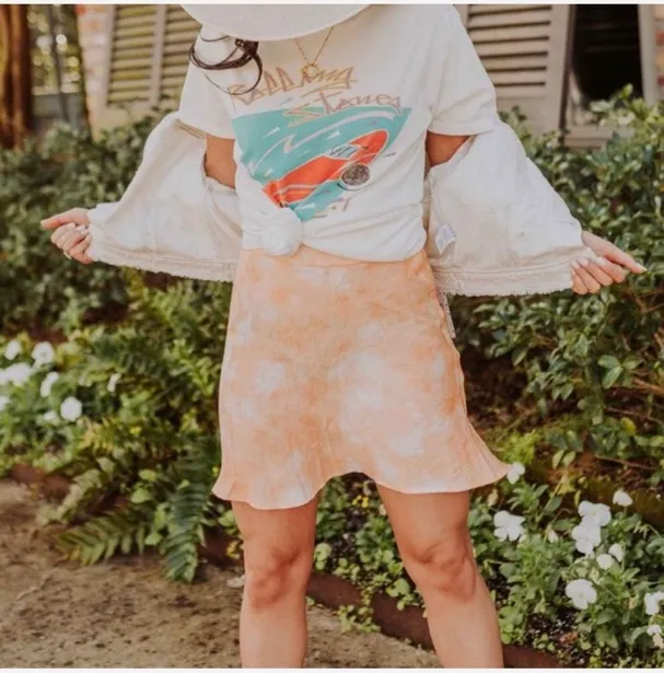 Free People NWT  Tie-Dye skirt (size 8) - Image 3