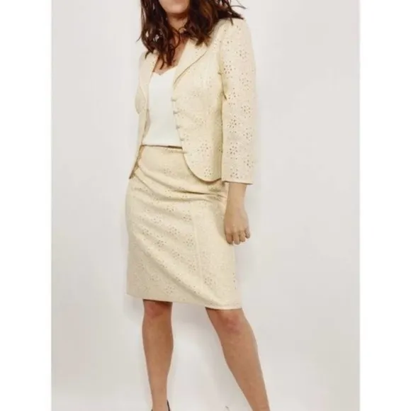 Escada Ivory Eyelet Skirt Suit Mother of the Bride Size 6 - Image 22