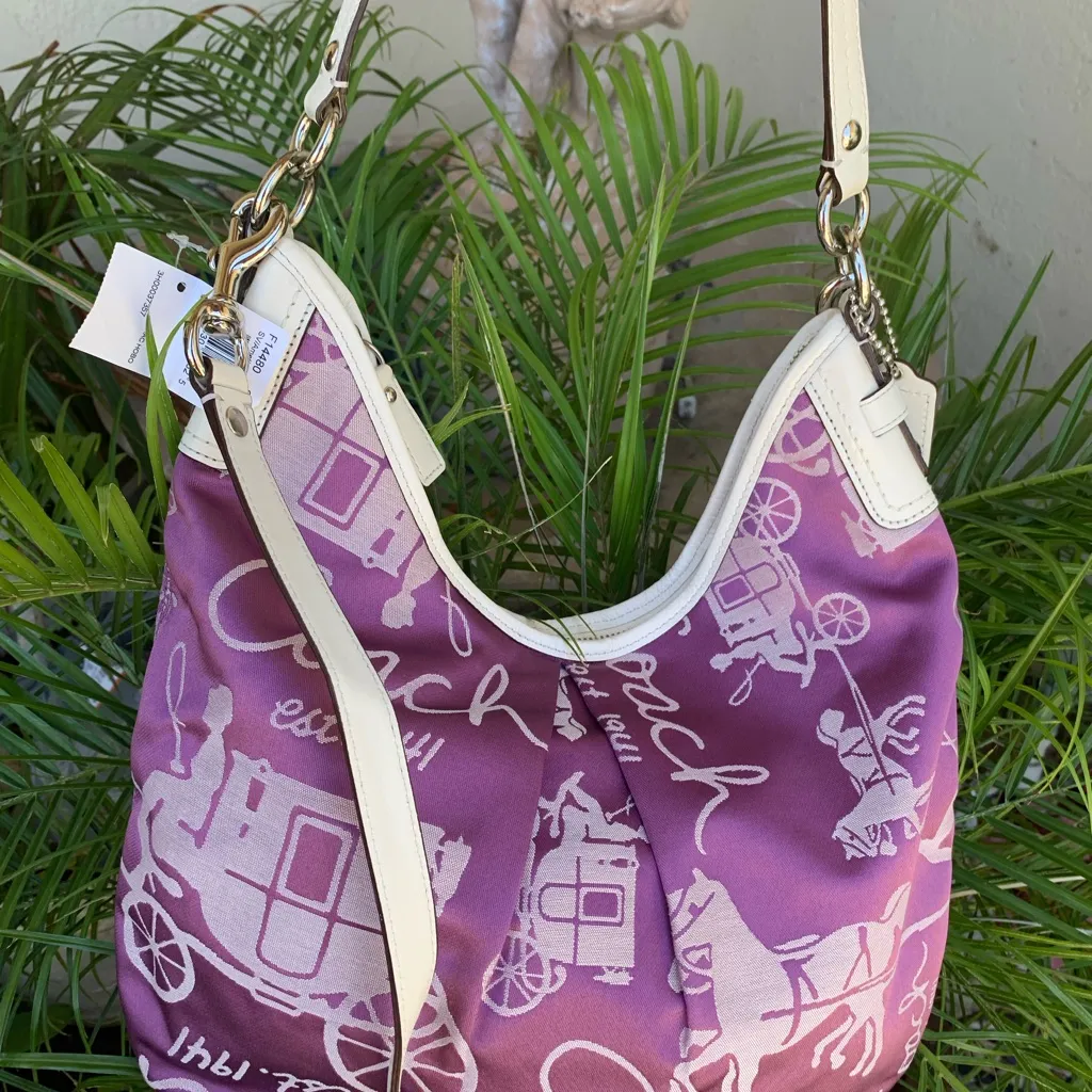 RARE NWT Coach Horse and Carriage Hobo/Crossbody & Matching Wristlet - Image 5