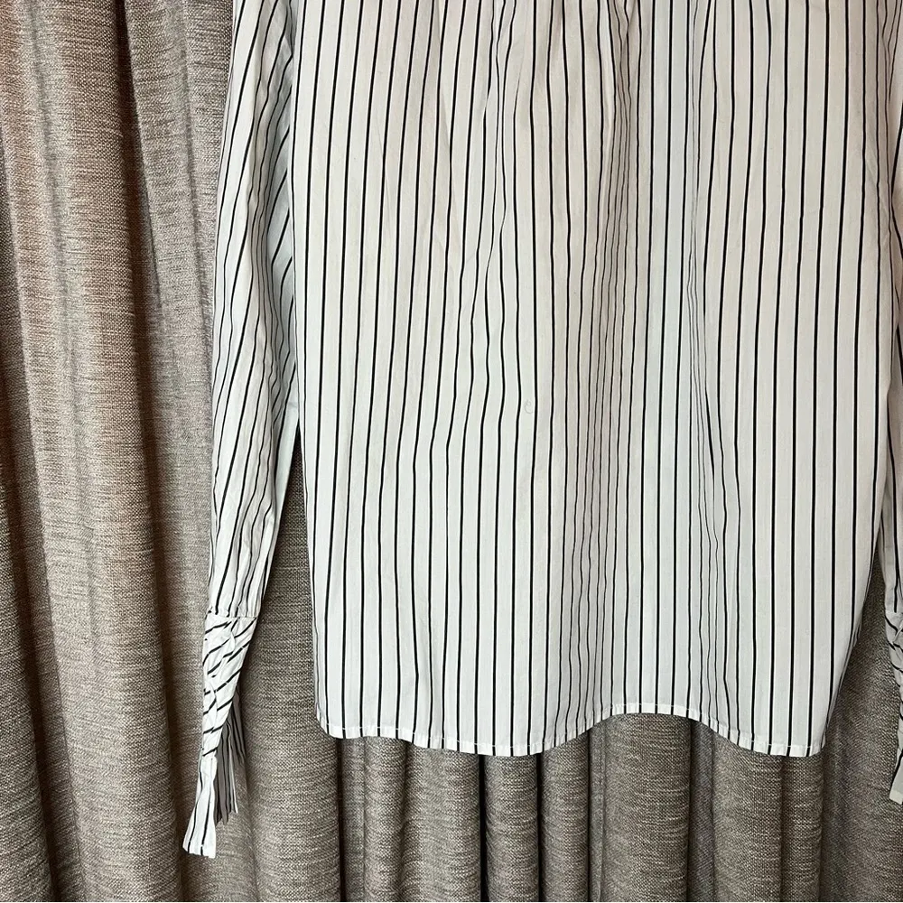 NWT Gap White and Black Striped Collared Button Up Long Sleeve Top Size Small - Image 13