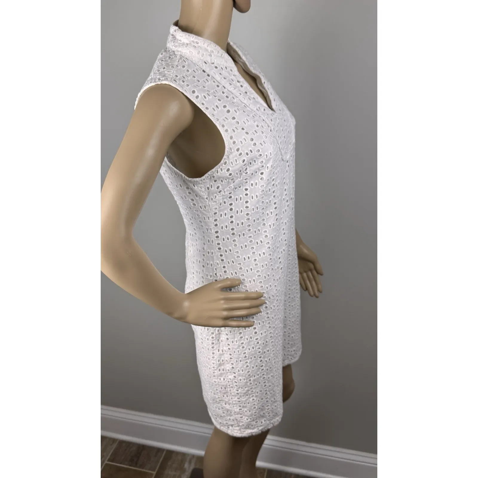 Cynthia Rowley Dress Womens 10 White Eyelet Sleeveless Shift V-Neck Lined Cotton - Image 4