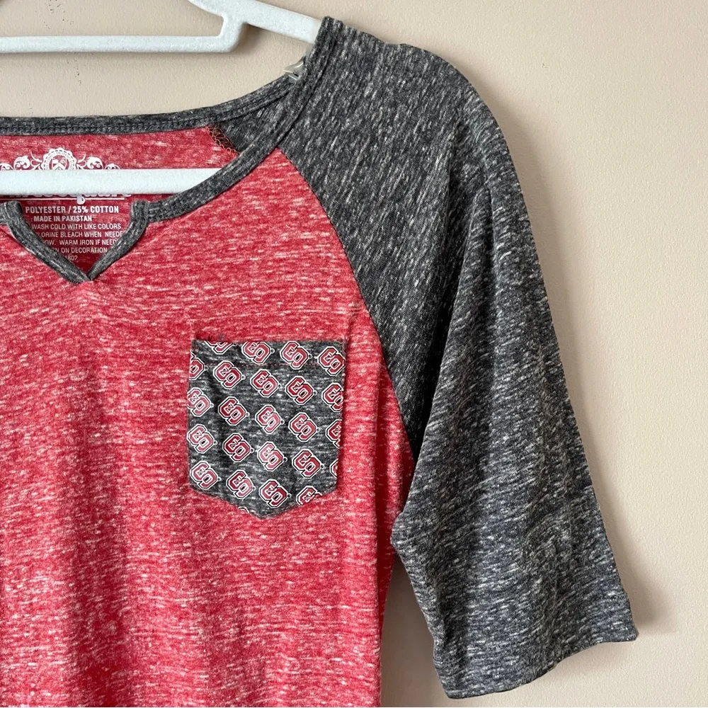 THREE SQUARE | NCSU Pack Pride Marled Raglan Fitted Graphic Tee Sz S - Image 2