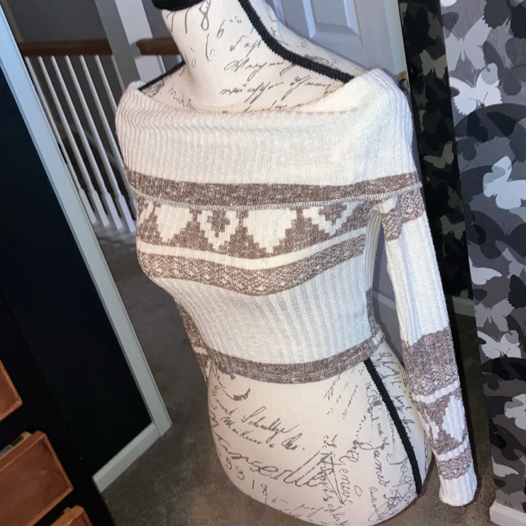 Urban Outfitters Out From Under Crop Top - Image 3