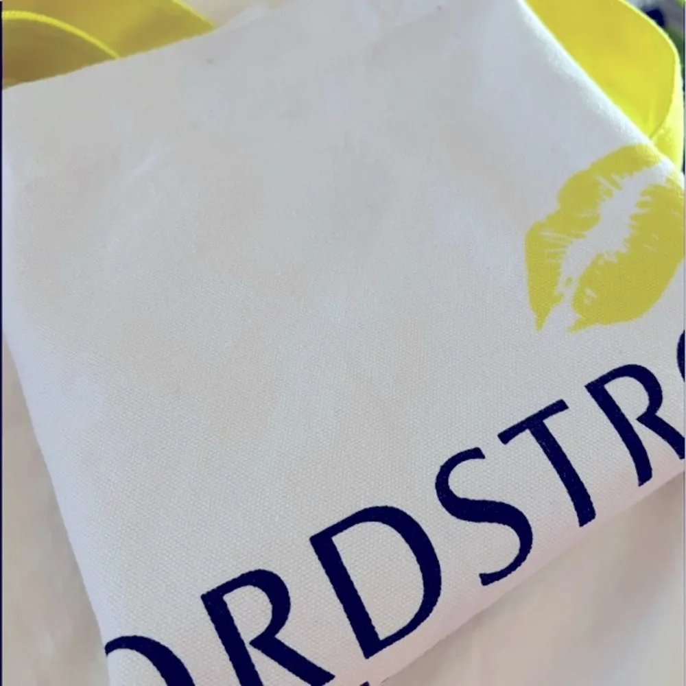 NORDSTROM BEAUTY LARGE TOTE BAG - Image 5