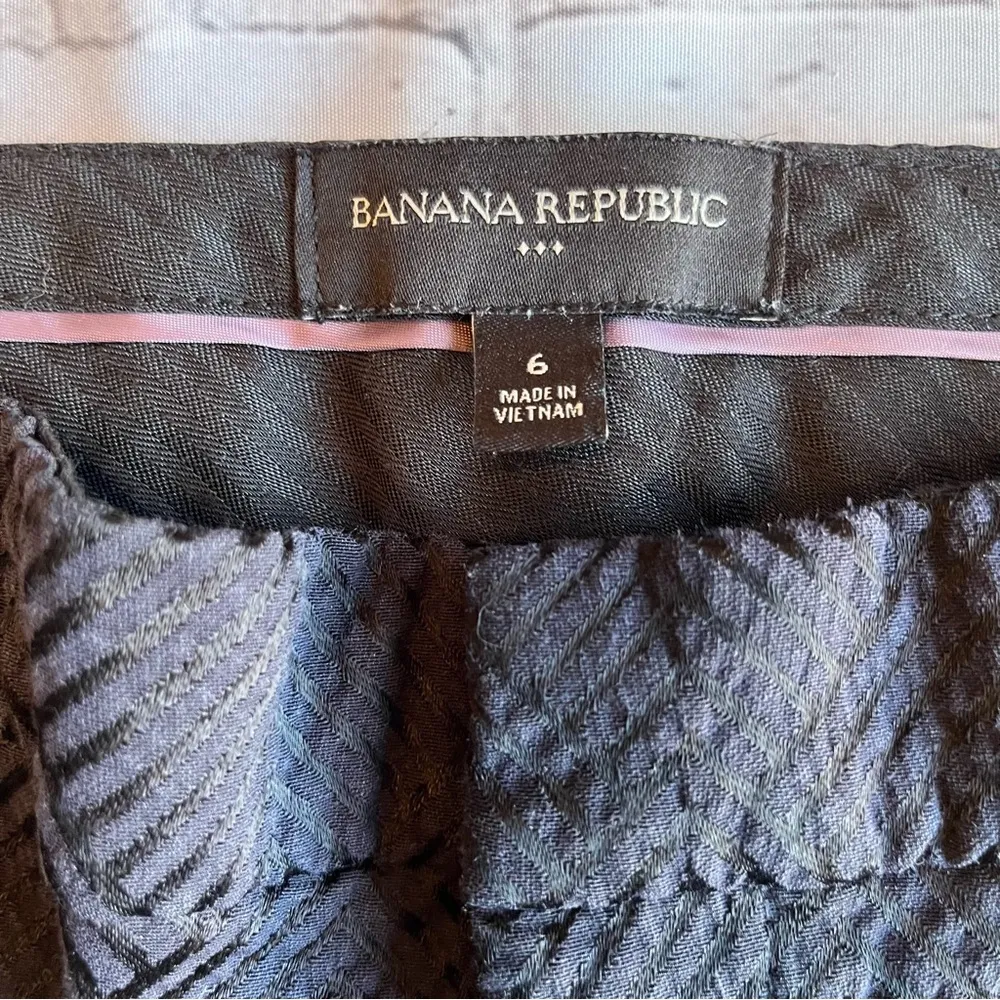 Banana Republic Textured Pants Womens 6 Minimalist Career Cropped Blue
Great - Image 8