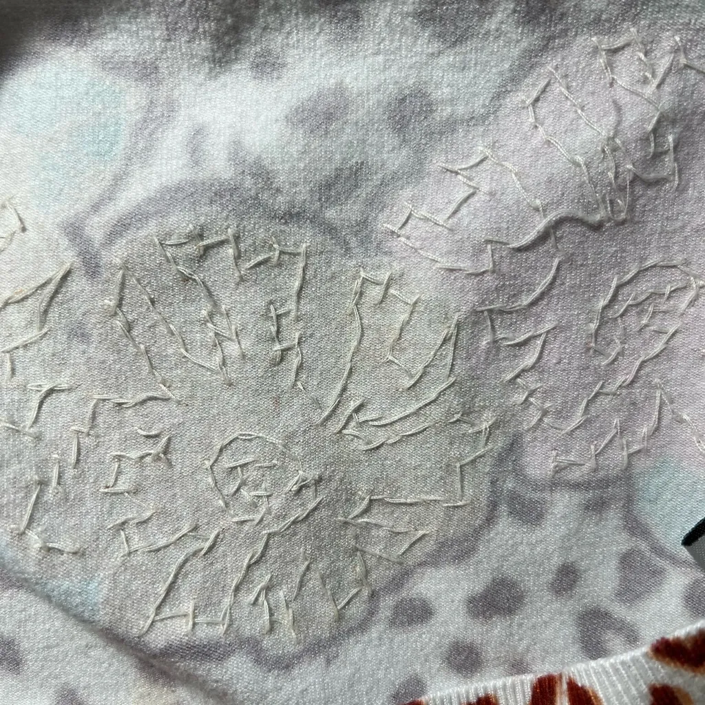 Vertigo Paris White Sweater with Orange and Brown Accents - Image 12