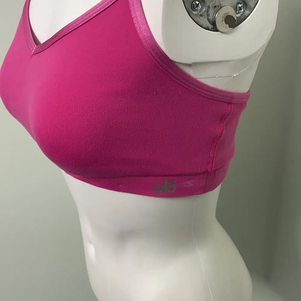 Alo pink twist back sports bra medium - Image 5