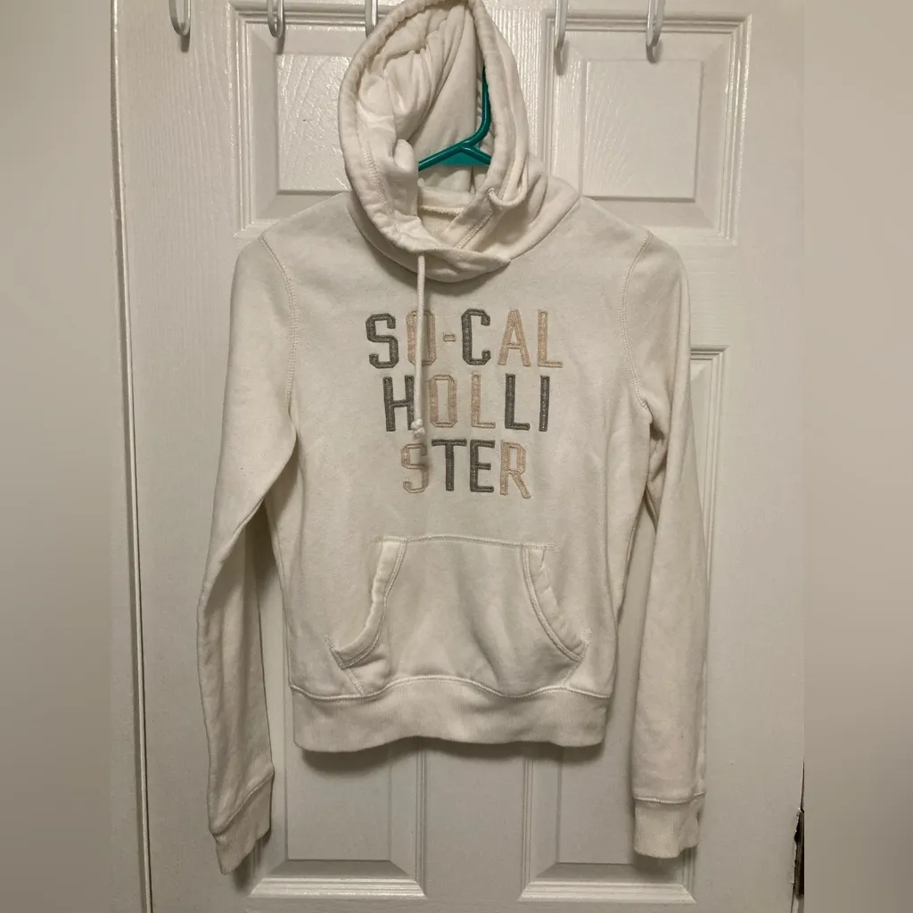 Hollister Women's Vintage Cream with Embroidered Graphic Text Hoodie - Image 2
