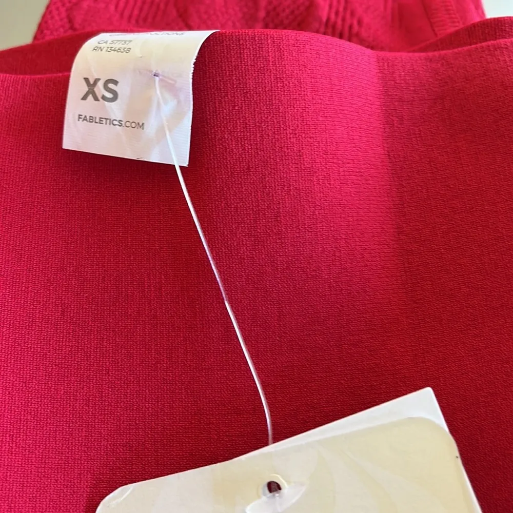 NWT FABLETICS Mid-Rise SculptKnit Leopard 7/8 Leggings Red - Image 4