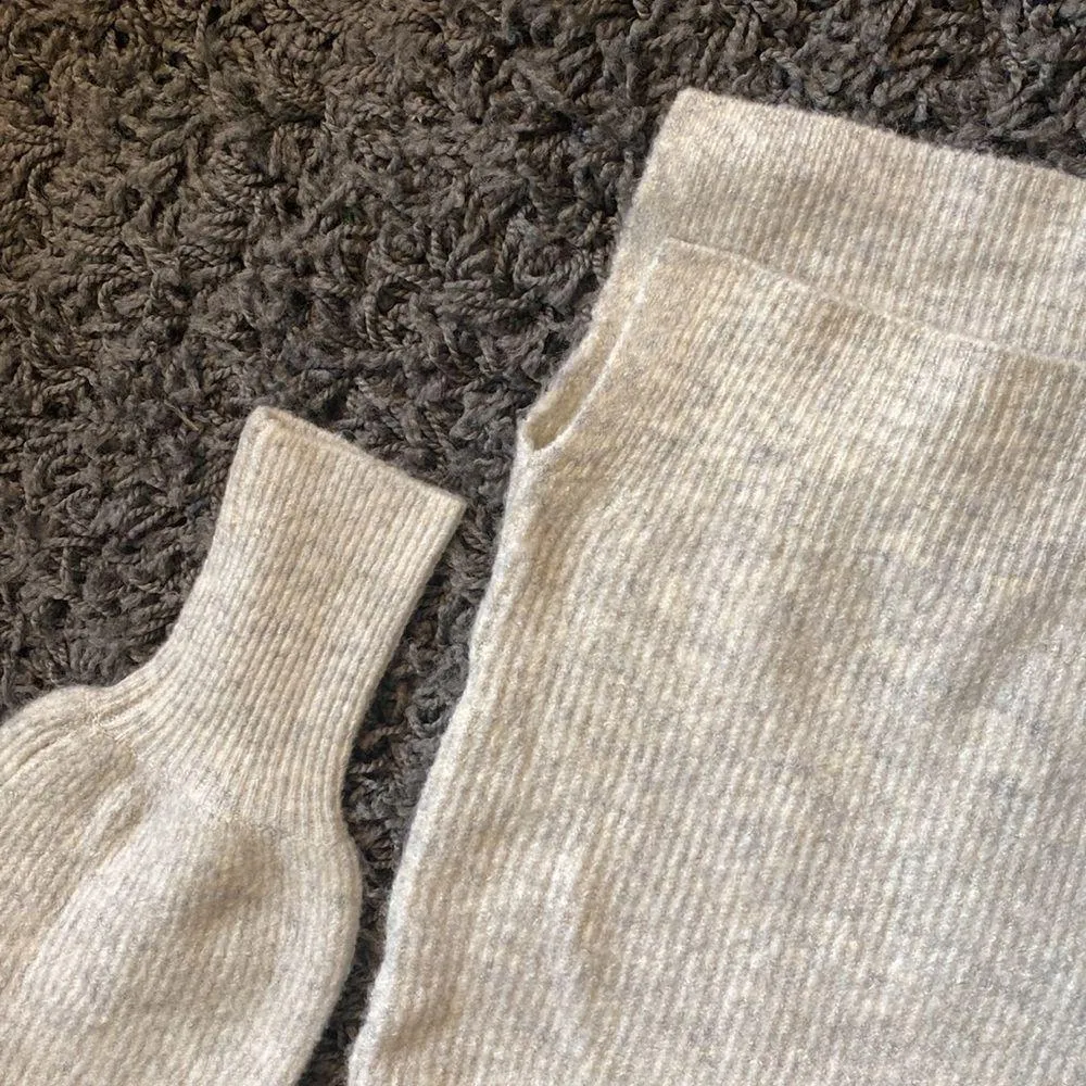 NWT French Connection Sweater - Image 3