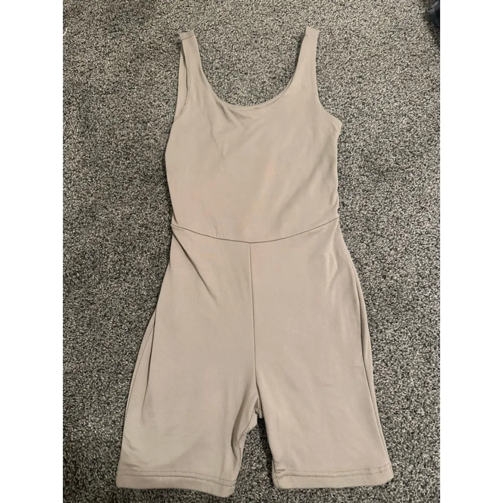 Women's Faded Rose Taupe Sleeveless Romper with Cutout Size S - Image 2