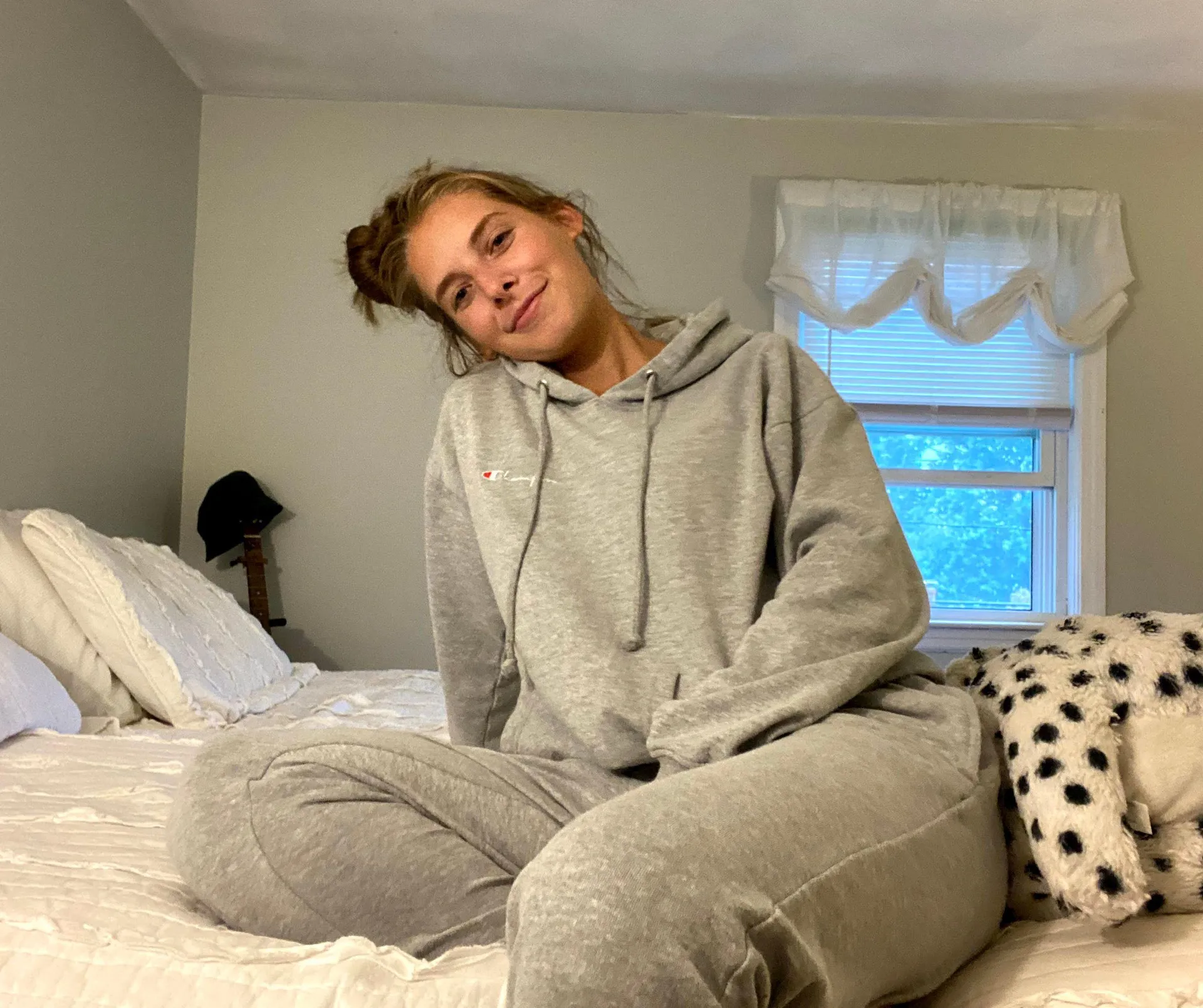 Champion Matching Sweatsuit - Image 3