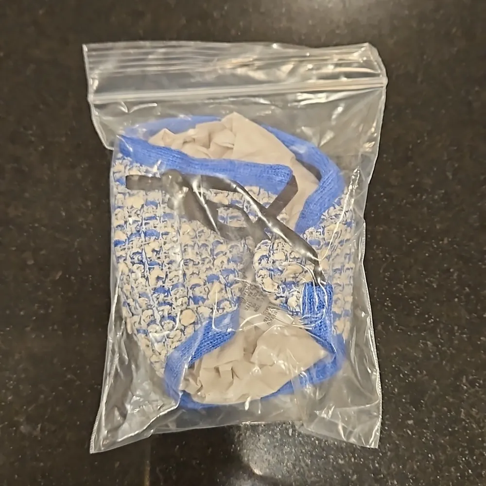 💕ST JOHN💕 Boucle Ribbed Knit Face Mask ~ Blue & Ecru Print NWT - Image 8